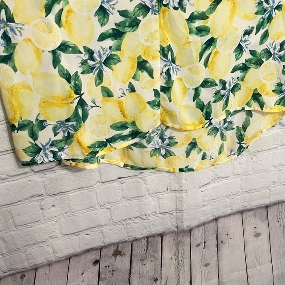 Summer Lemon Print Yellow Blue Green Sleeveless Light Top Blouse Size Large - Picture 6 of 8